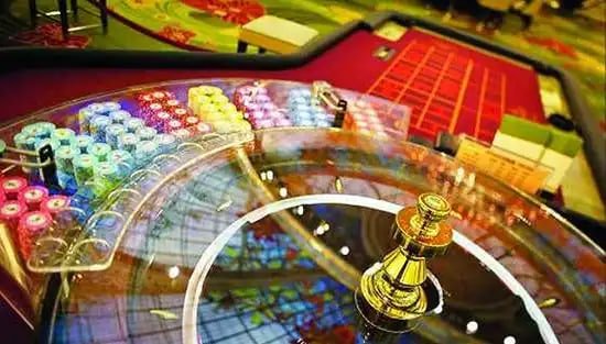 Antarmuka permainan angka 4D di sarang domino